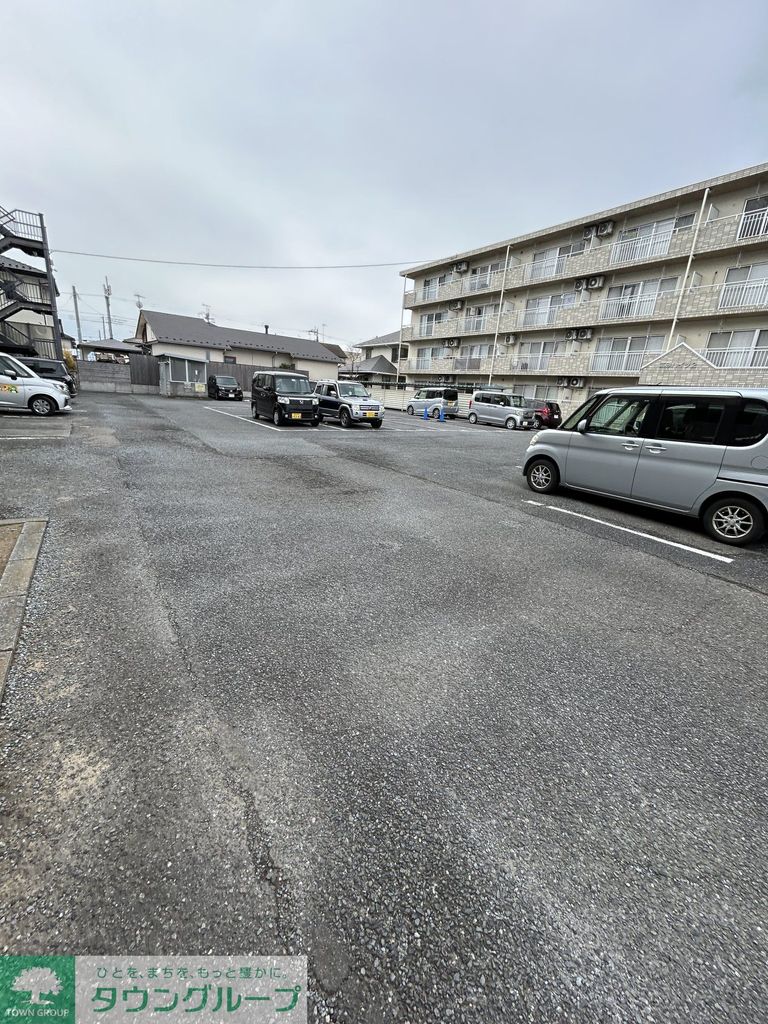 駐車場　駐車場