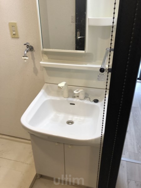 洗面設備　※同タイプの他のお部屋です