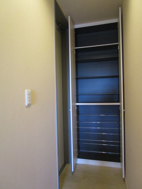 玄関　★シューズBOX★別部屋参考写真