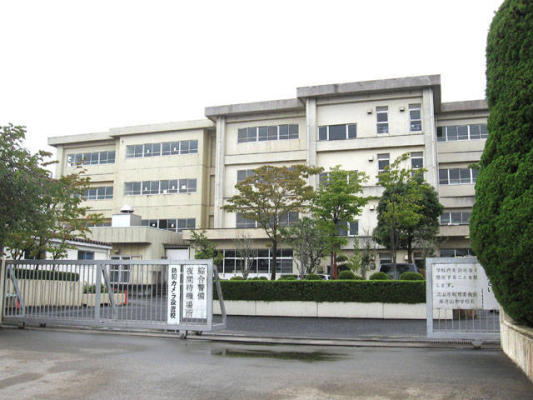 中学校　流山市立南流山中学校（中学校）まで492m