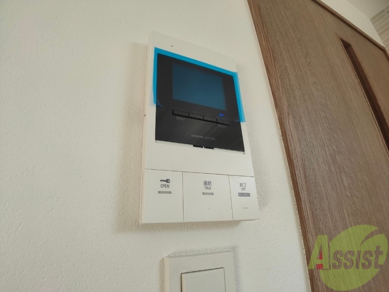 セキュリティ　コンパクトなバルコニー付のお部屋になってます！