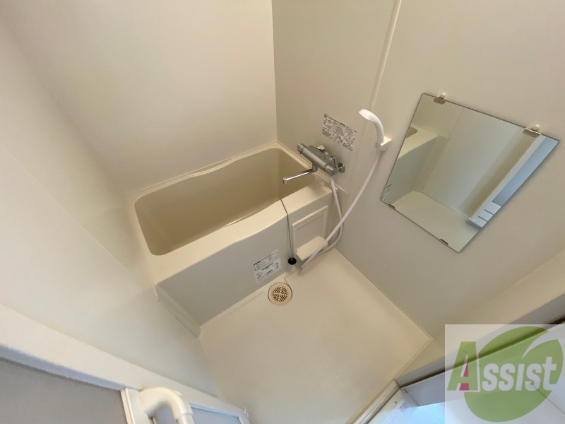 バス・シャワールーム　お風呂になります。一日の疲れを癒してくださいね。