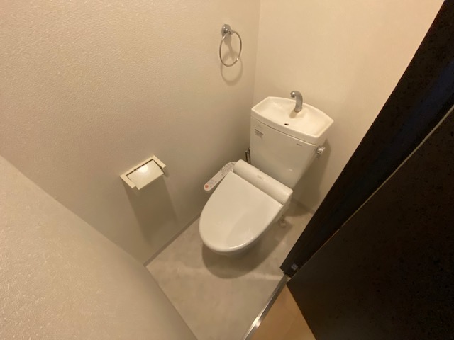 トイレ　※同施工会社のイメージ写真※