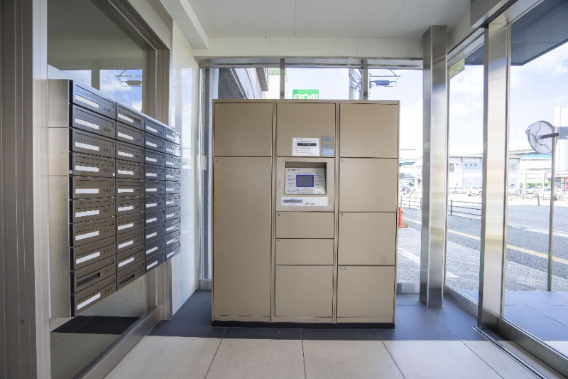 ロビー　便利な宅配ボックスが設置されてます