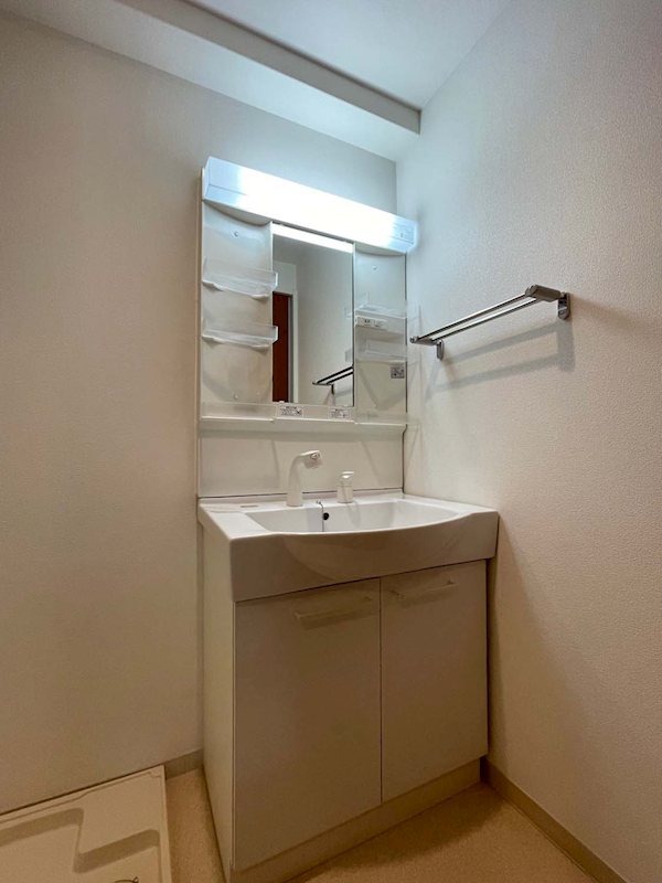 洗面設備　お出かけ前の身支度はこちらでどうぞ