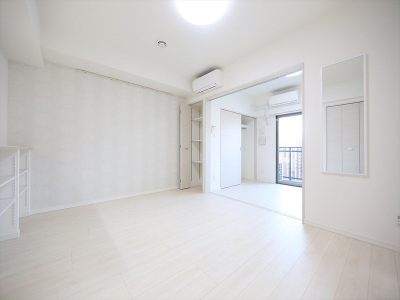 居室・リビング　ＬＤＫ11.2帖　洋室5帖　つなげても仕切っても使えます