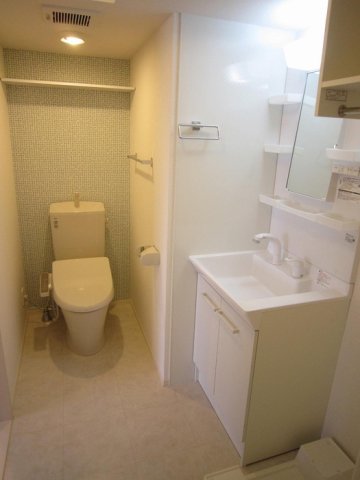 トイレ　温水洗浄暖房便座