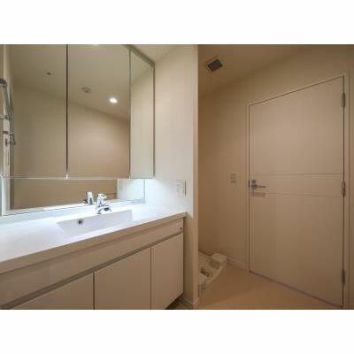 洗面設備　広い洗面スペース