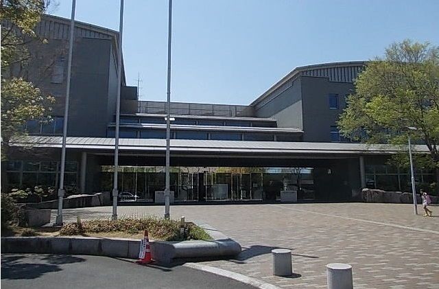 図書館　県立図書館さん（図書館）まで1400m