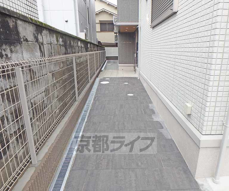その他共有部分　建物入口です。