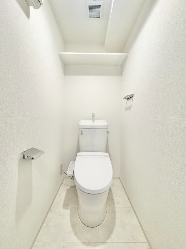トイレ　温水洗浄便座です♪