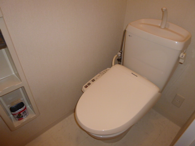 トイレ　温水洗浄便座