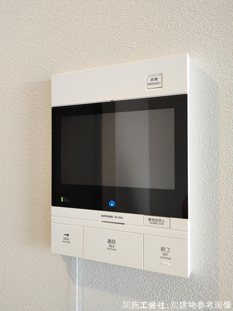 セキュリティ　女性の方でも安心のモニター付きインターフォン♪