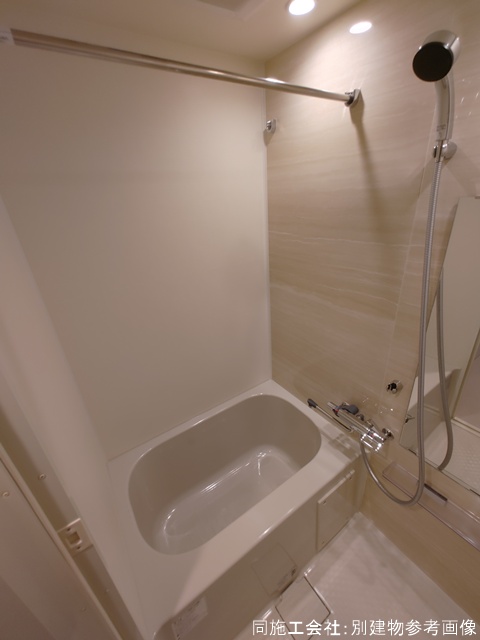 バス・シャワールーム　雨の日でも安心の浴室乾燥機付きです♪