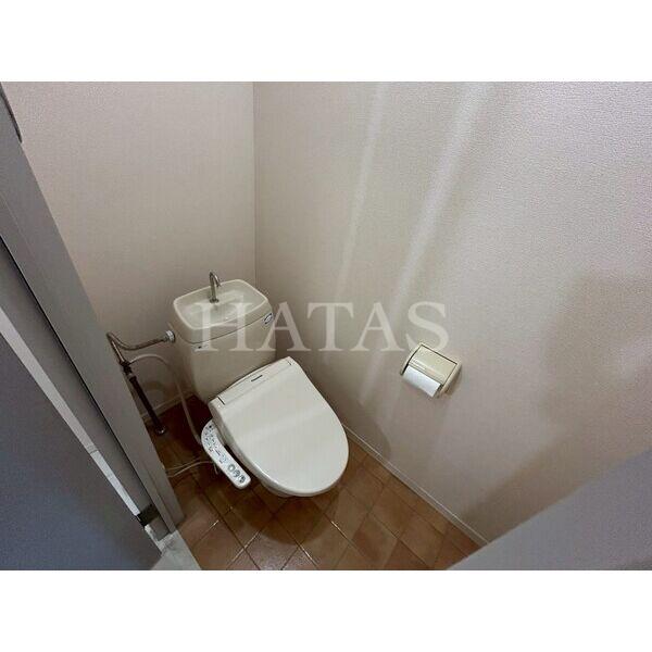 トイレ　同物件別部屋です。