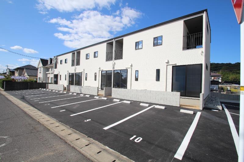 建物外観　建物外観です。南向きで日当たり良好！