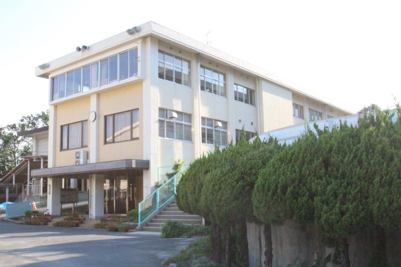 中学校　岡山市立旭東中学校（中学校）まで1242m