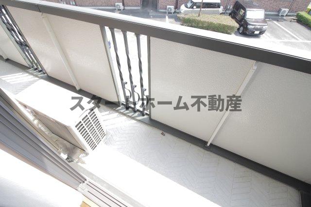 バルコニー　お洗濯にも便利なバルコニー付き