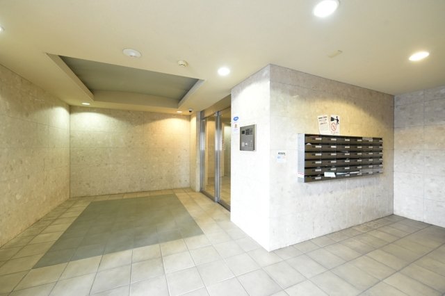 エントランス　清潔なエントランスです