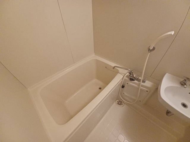 バス・シャワールーム　お風呂です