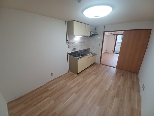 居室・リビング　明るい洋室です