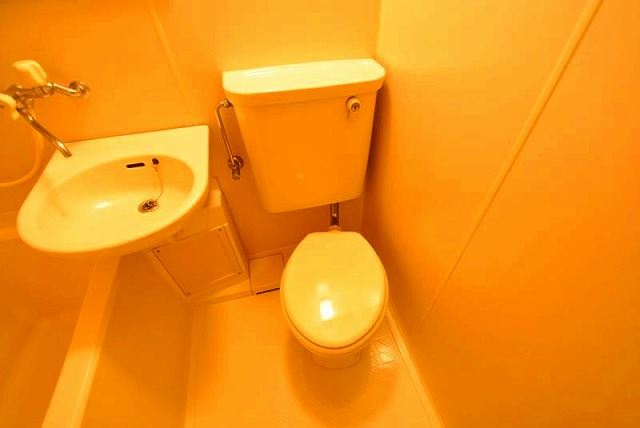 トイレ　浴室内にトイレがあります！