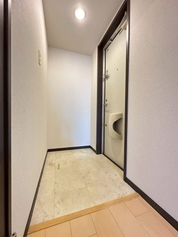 玄関　※別号室参考写真