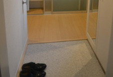 玄関　※別部屋の参考写真です。