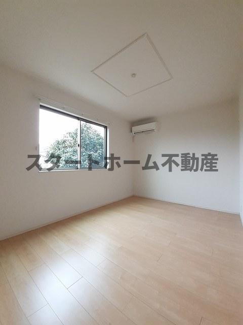 その他部屋・スペース　落ち着いて過ごせるお部屋なので、寝室にいかがでしょうか