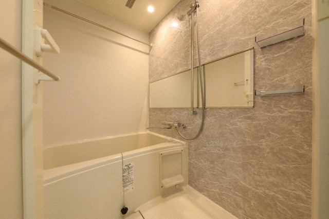 バス・シャワールーム　バス・シャワールーム