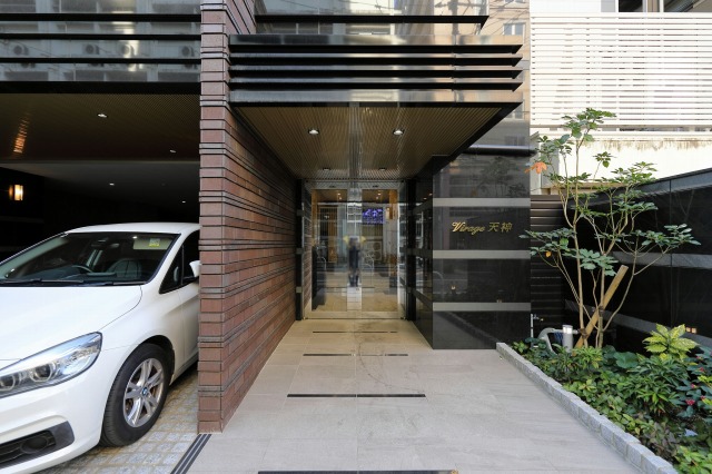 エントランス　エントランス