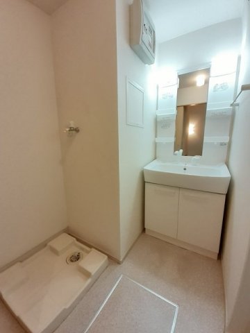 洗面設備　コンパクトで使いやすい洗面所