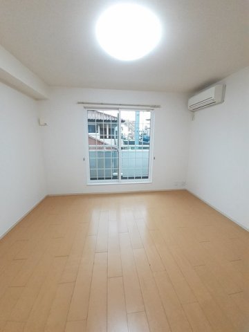 居室・リビング　居間です