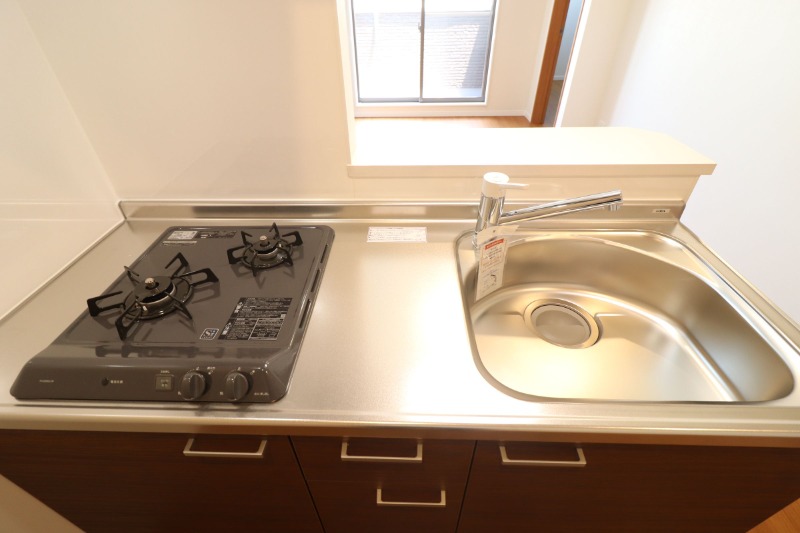 キッチン　築浅なので水回りも綺麗ですね
