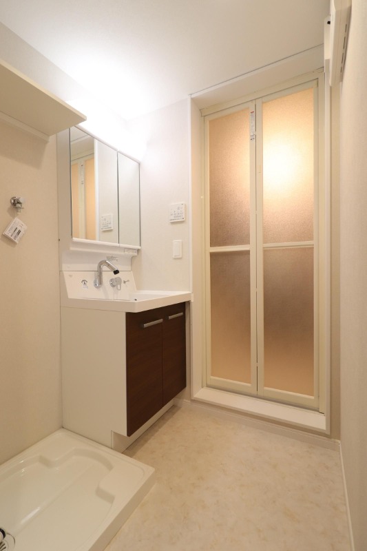 洗面設備　使い勝手の良さそうな独立洗面台