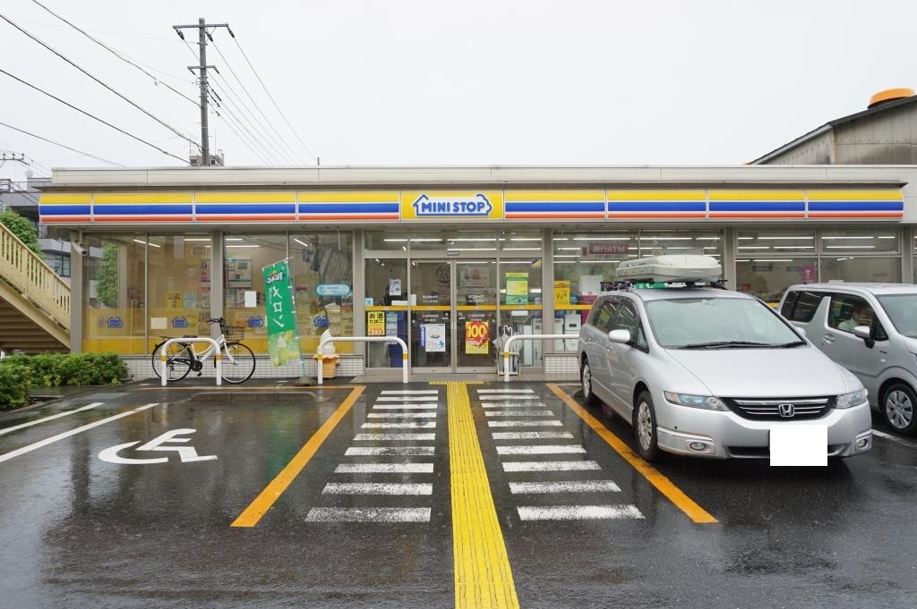 コンビニ　ミニストップ 川口上青木店（コンビニ）まで647m