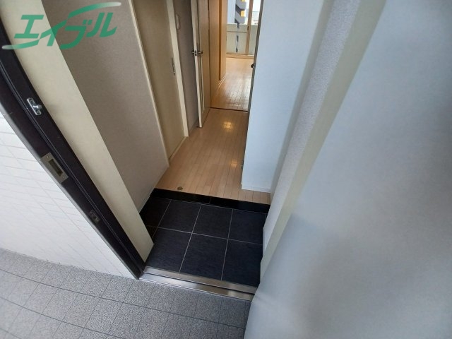玄関　別部屋参考写真です