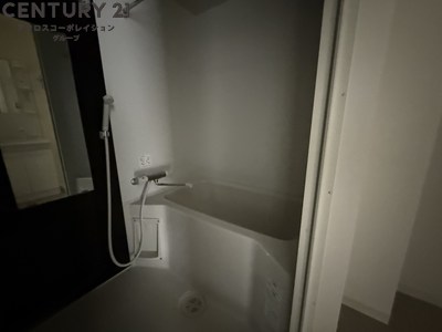 バス・シャワールーム　浴室乾燥付きで便利なバスルーム♪