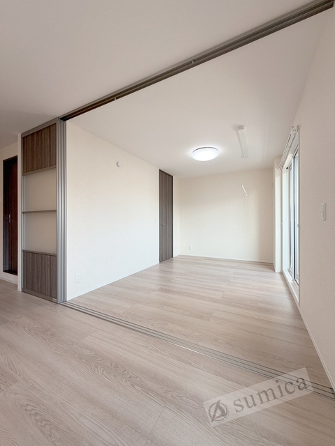 その他　内装は白を基調として建具とキッチンがグッと映えてます＾＾