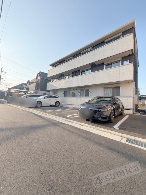 その他共有部分　広々とした敷地内駐車場を完備♪♪