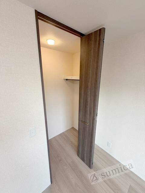 収納　たっぷりと収納できるウォークインクローゼット♪♪