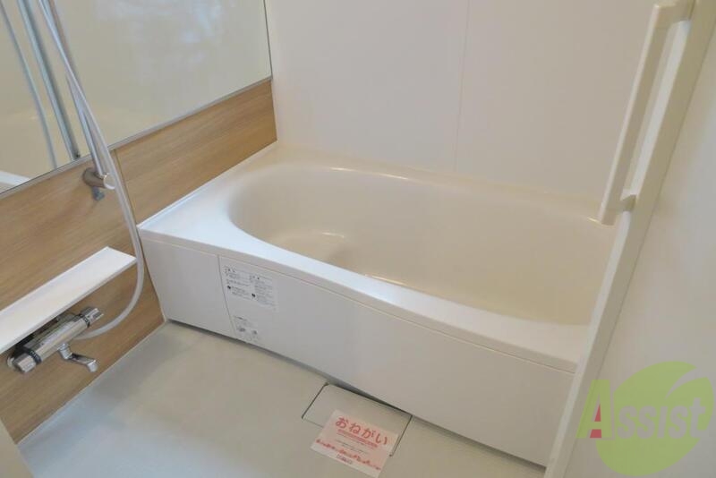 バス・シャワールーム　バスルームは浴槽が多いですね。私の実家より大きいです。