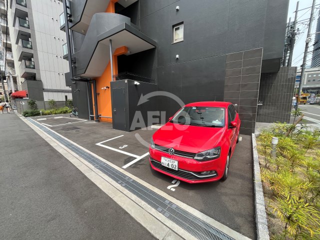 駐車場　セレニテフラン難波　駐車場