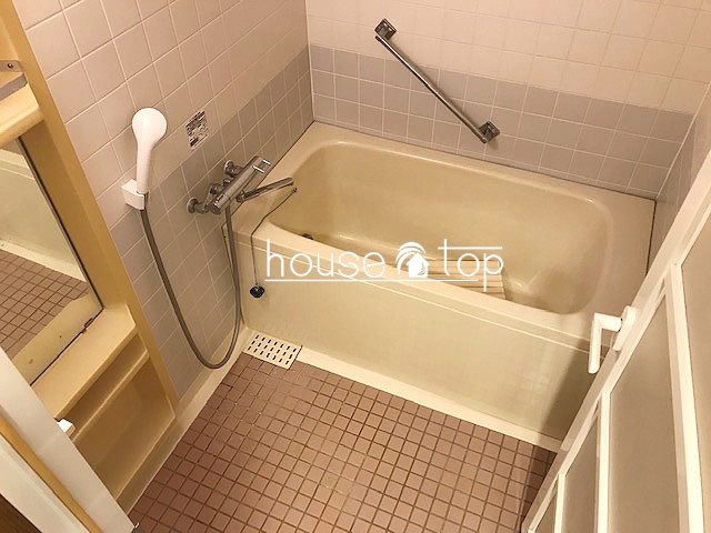 バス・シャワールーム　ゆったりとできる浴槽です♪貴重な追い焚き付きですよ♪