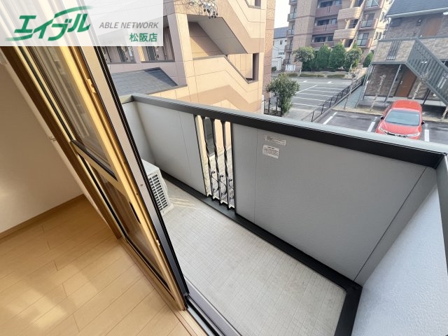 バルコニー　同物件別室反転タイプ画像