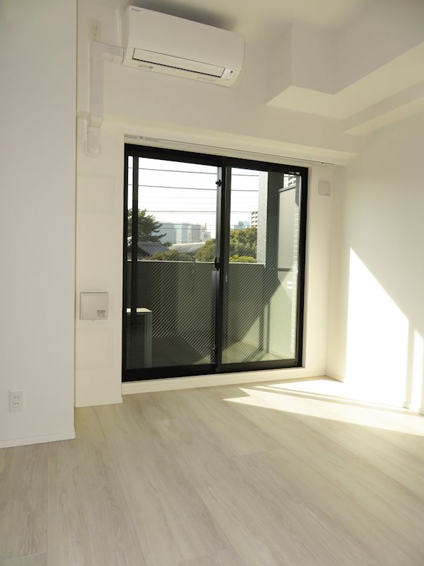 居室・リビング　室内写真は同タイプ別号室です