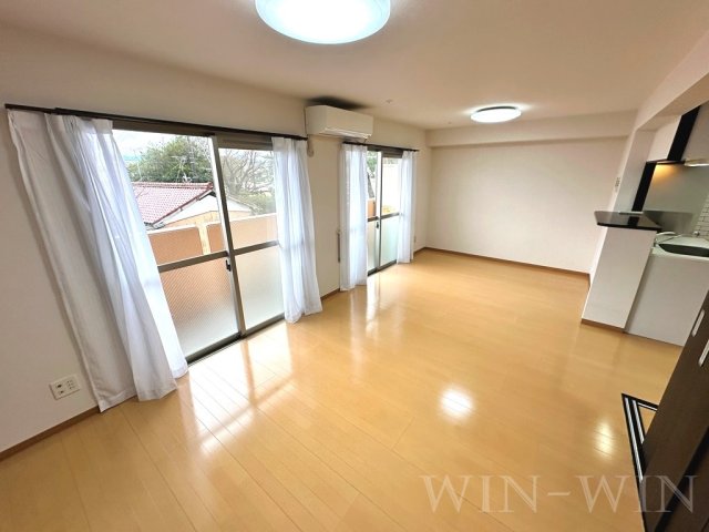 居室・リビング　イメージ（同建物内別部屋の写真です）