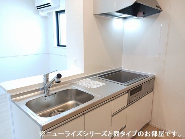 キッチン　※参考写真　同建築メーカー施工の同間取完成他物件のものです。