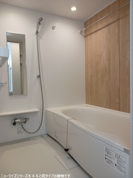 バス・シャワールーム　※参考写真　同建築メーカー施工の同間取完成他物件のものです。