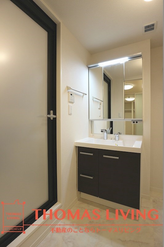 洗面設備　実際の写真を準備中の為、同じ建物の別室写真です。参考下さい。